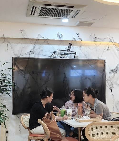 Đừng để màn hình tối Omom là "có lỗi" với khách hàng & doanh nghiệp hàng xóm.